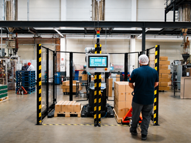 Unchained Robotics Integrates Beetronics Displays in Palletizing Systems